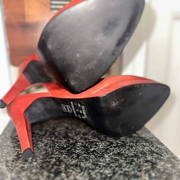 Red sling back heels with leather upper material - Picture 9 of 11